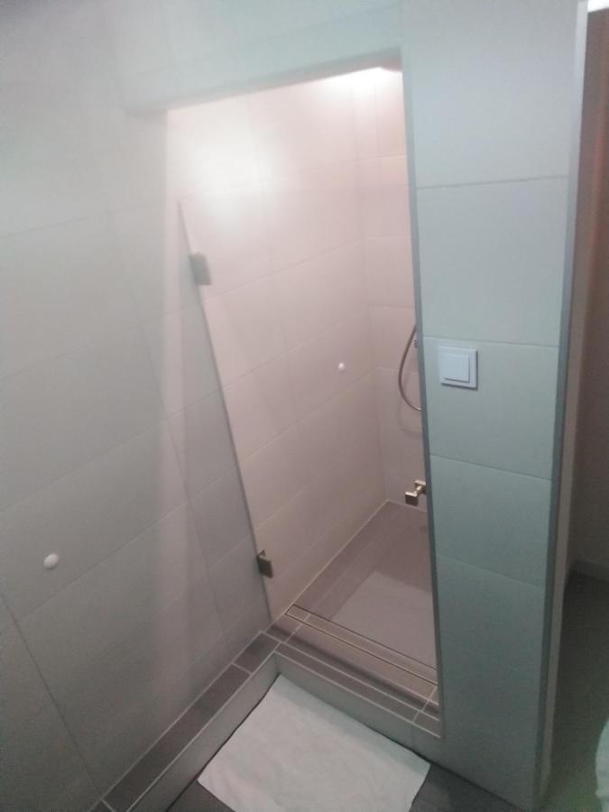 Apartament Zielona Wierzba Blisko Sky Tower Daire Wroclaw Dış mekan fotoğraf